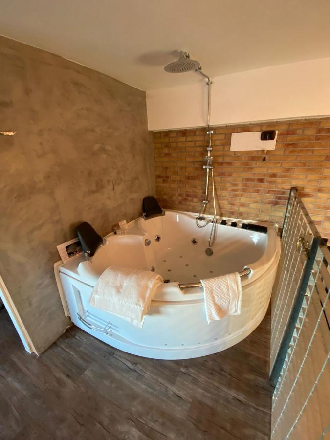 B2In Suite & Office Capriate San Gervasio Esterno foto