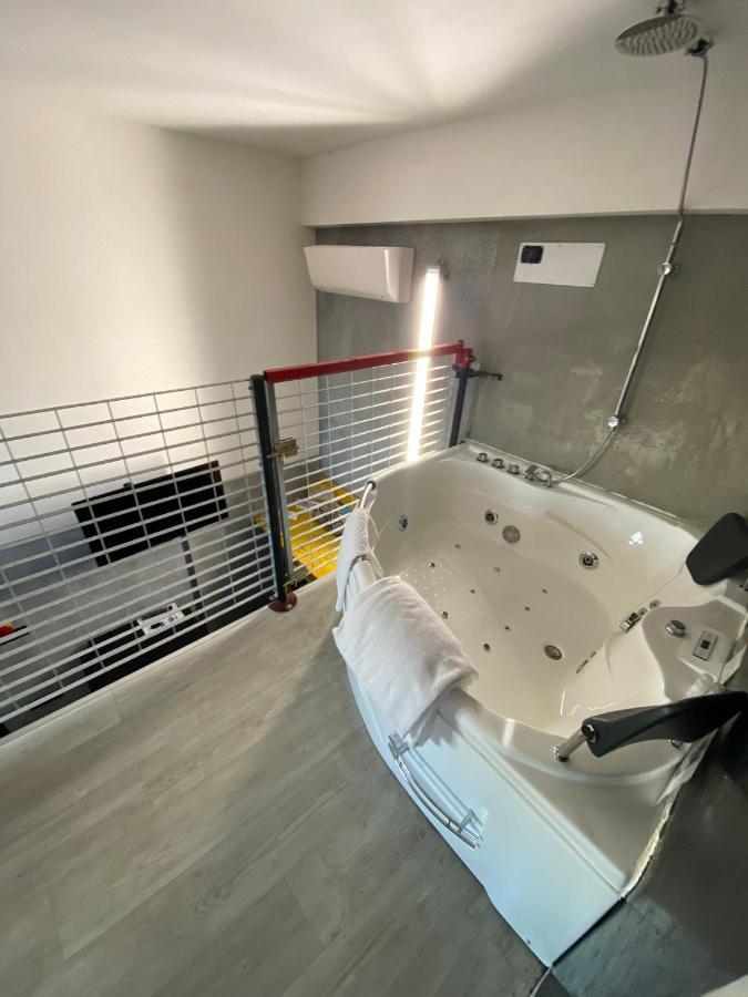 B2In Suite & Office Capriate San Gervasio Esterno foto